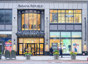 Banana Republic Store New York City Stock Photo - Download Image Now - Banana  Republic, Clothing, Fashion - iStock